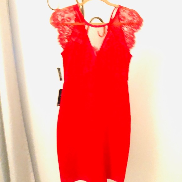 Sexy red dress! - Picture 3 of 4